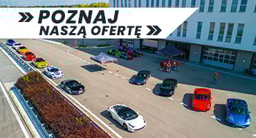 Oferta przejazdów samochodami po torze