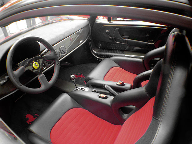 Ferrari F50 - wnętrze