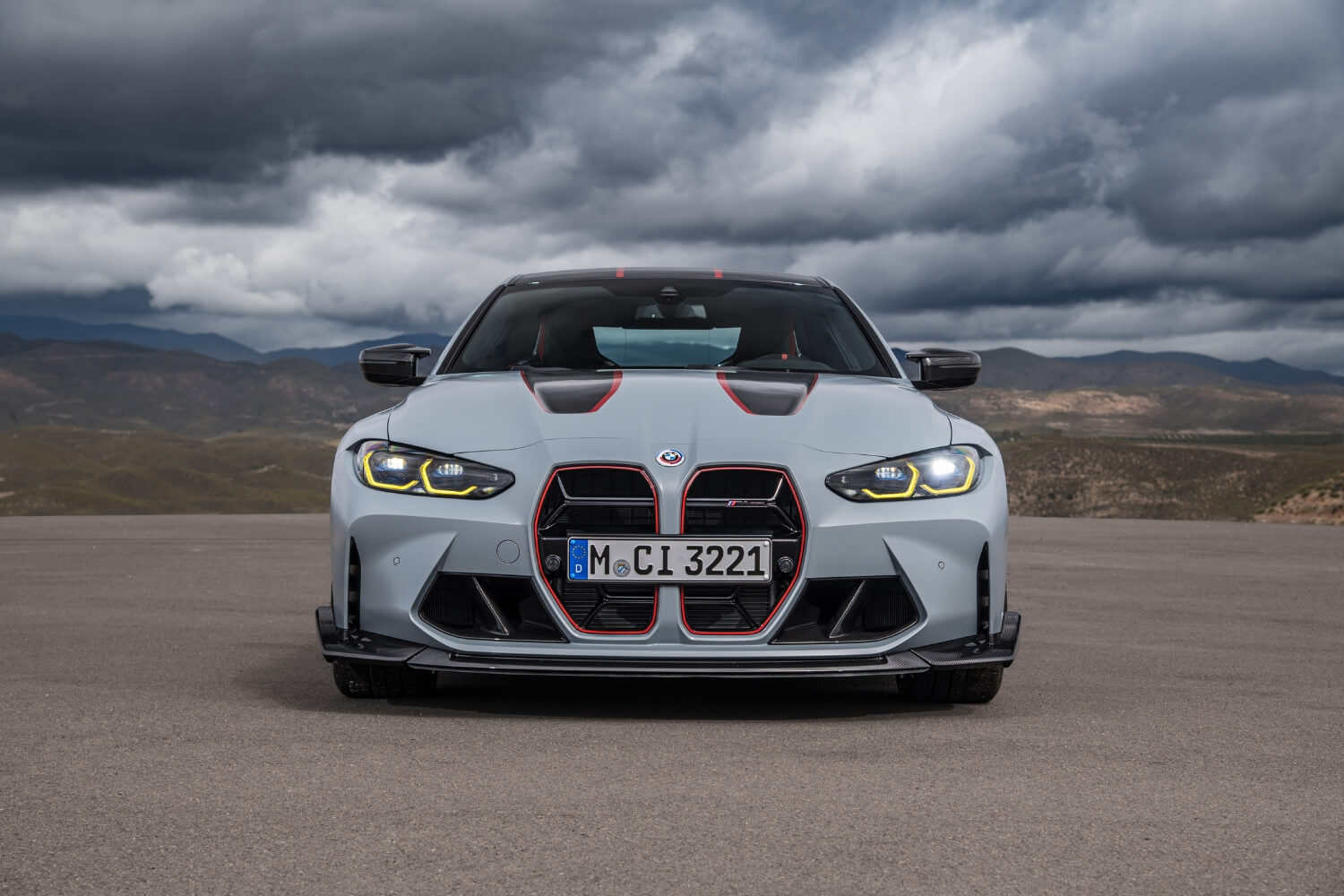 BMW M4 CSL - przód