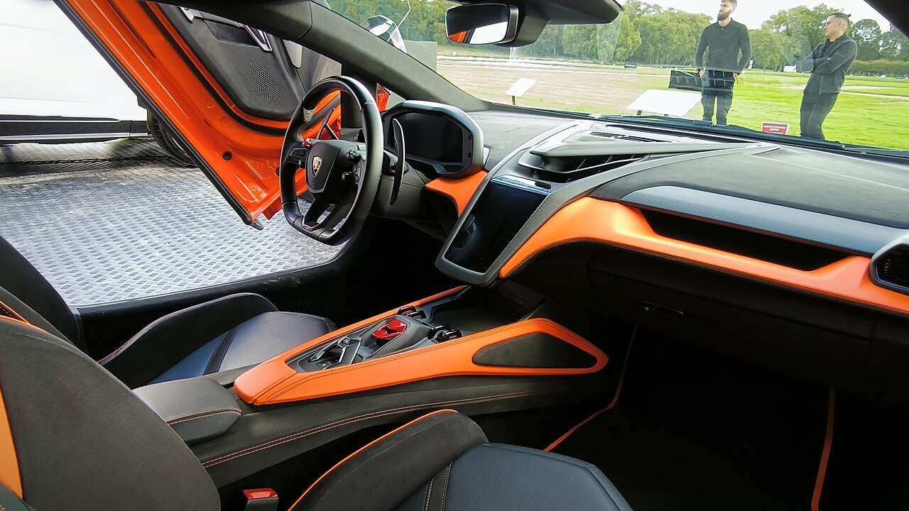 lamborghini revuelto wnętrze