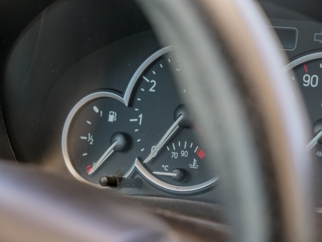 kontrolka rezerwy paliwa