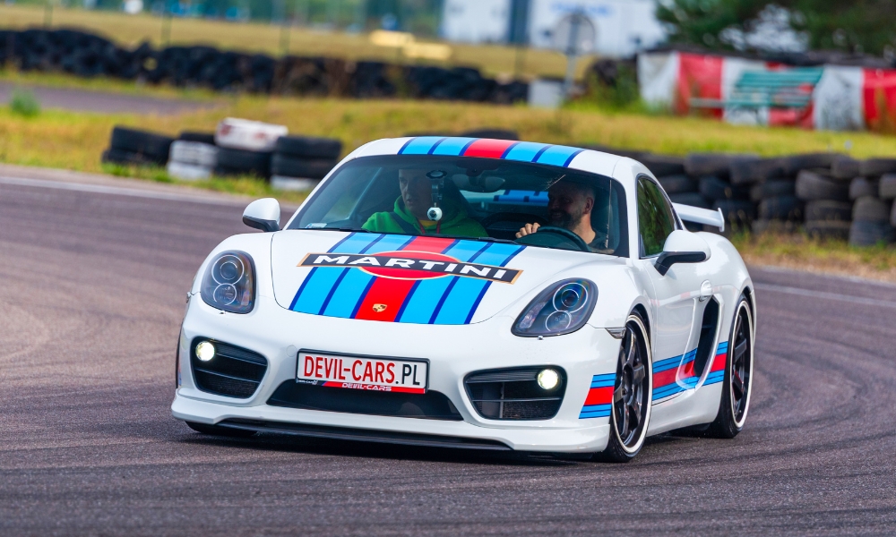 porsche cayman s gt4-pack