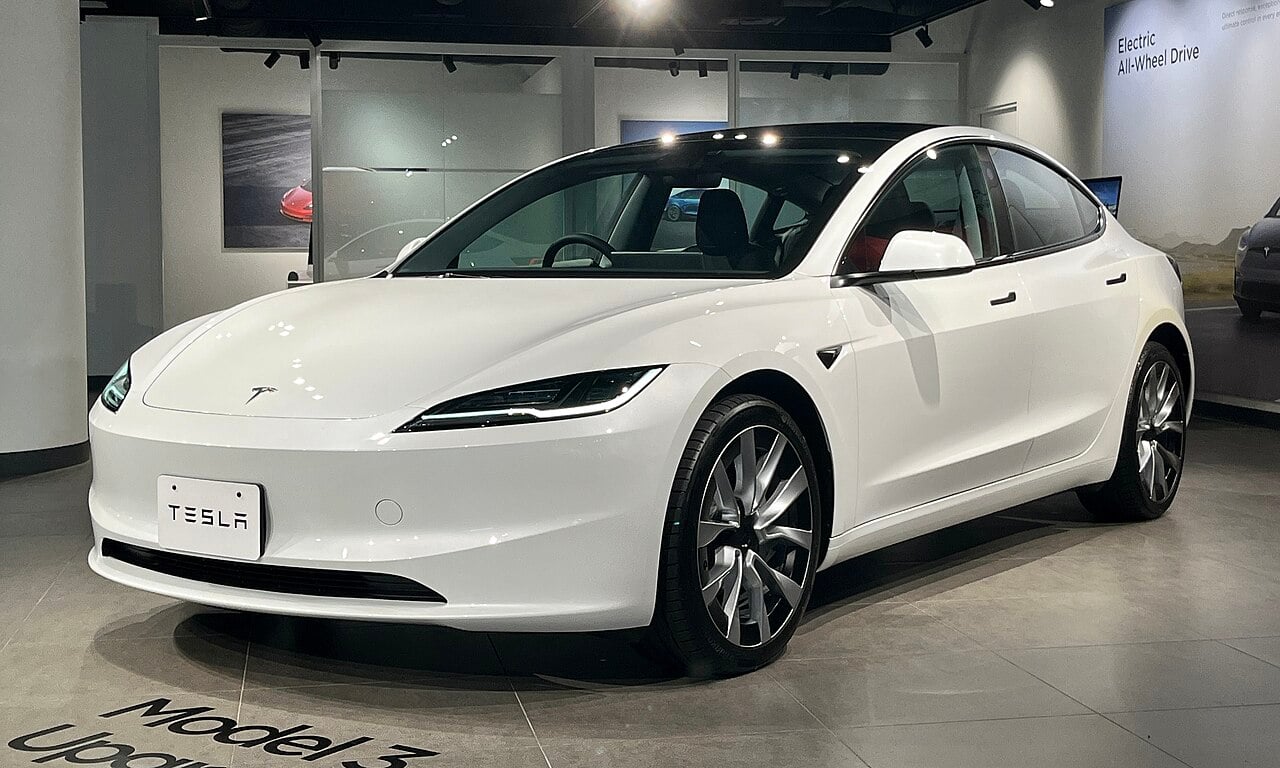 tesla model 3 facelifting