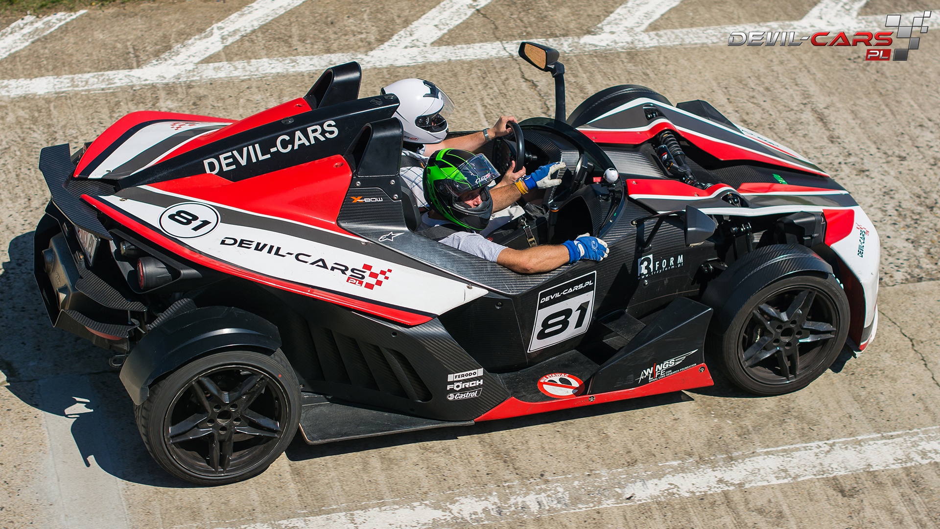 Ford Mustang vs. KTM X-BOW