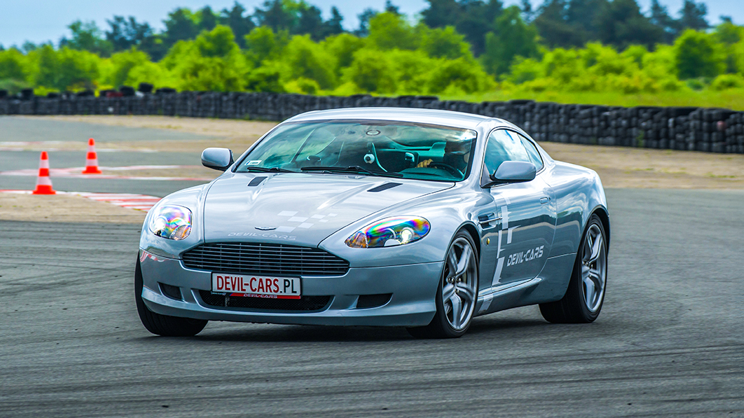 Aston Martin DB9