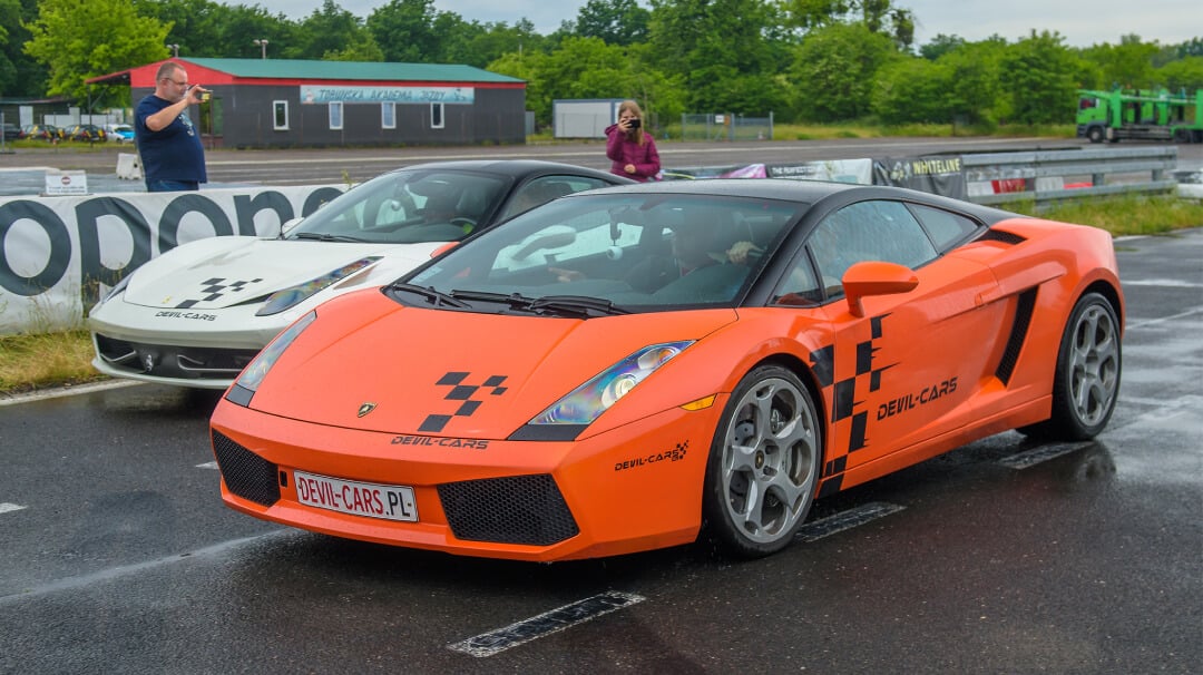 Lamborghini Gallardo vs. Ferrari Italia (458)