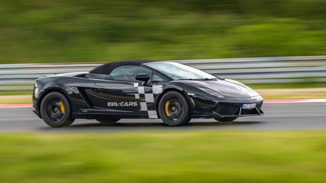 Lamborghini Gallardo vs. KTM X-BOW