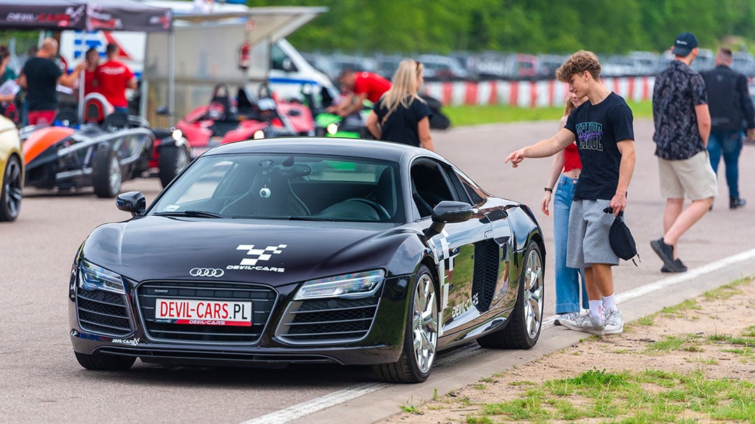 Audi R8 V10