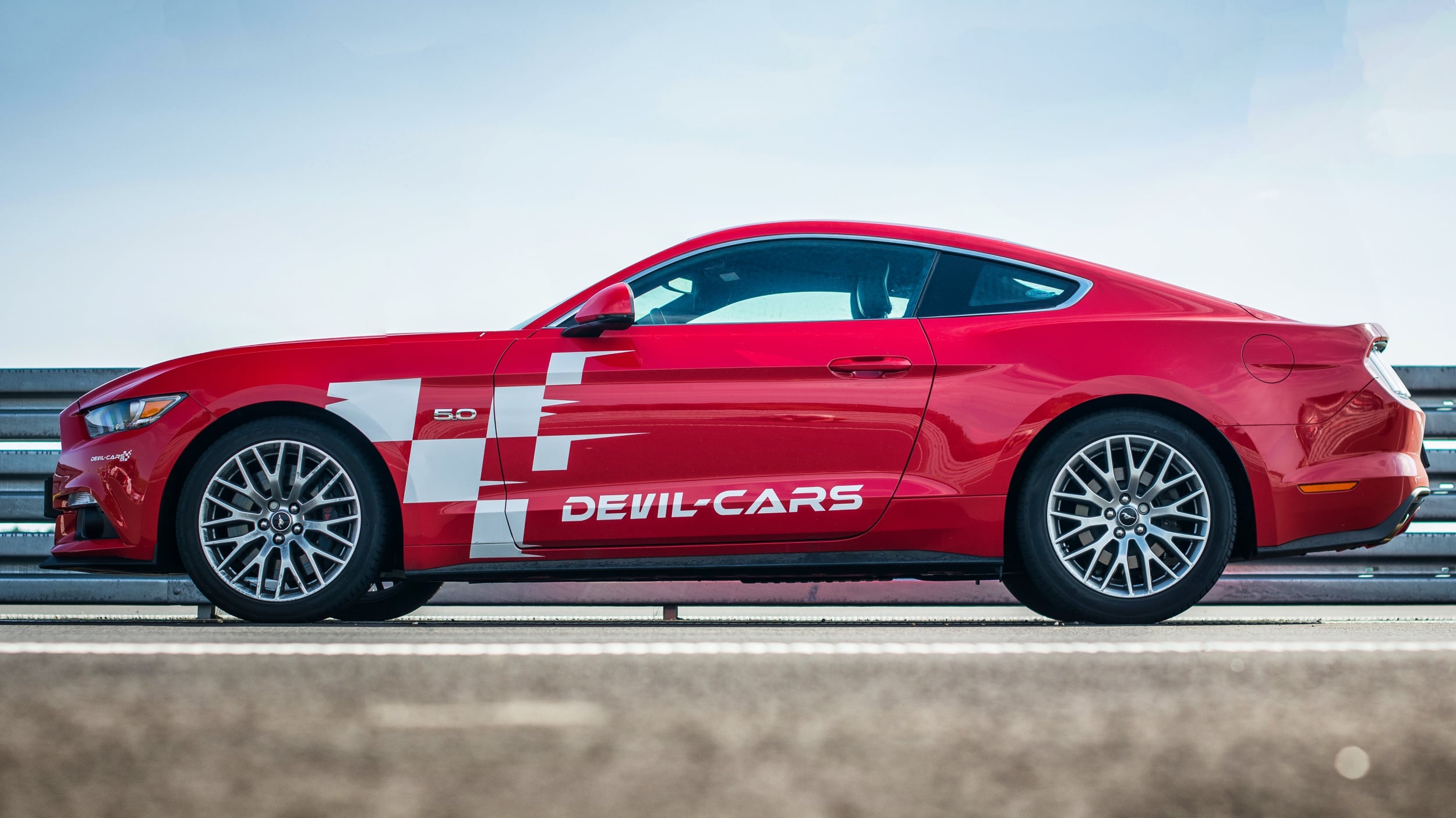 Ford Mustang vs. KTM X-BOW