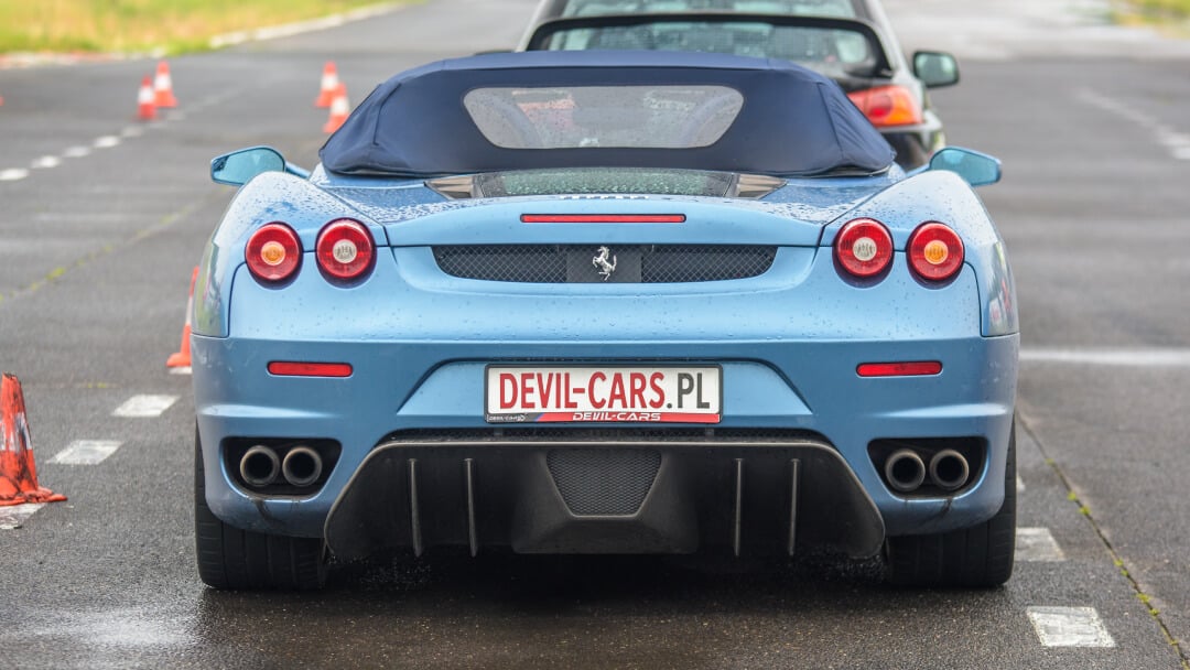 Ferrari F430 vs. Nissan GTR