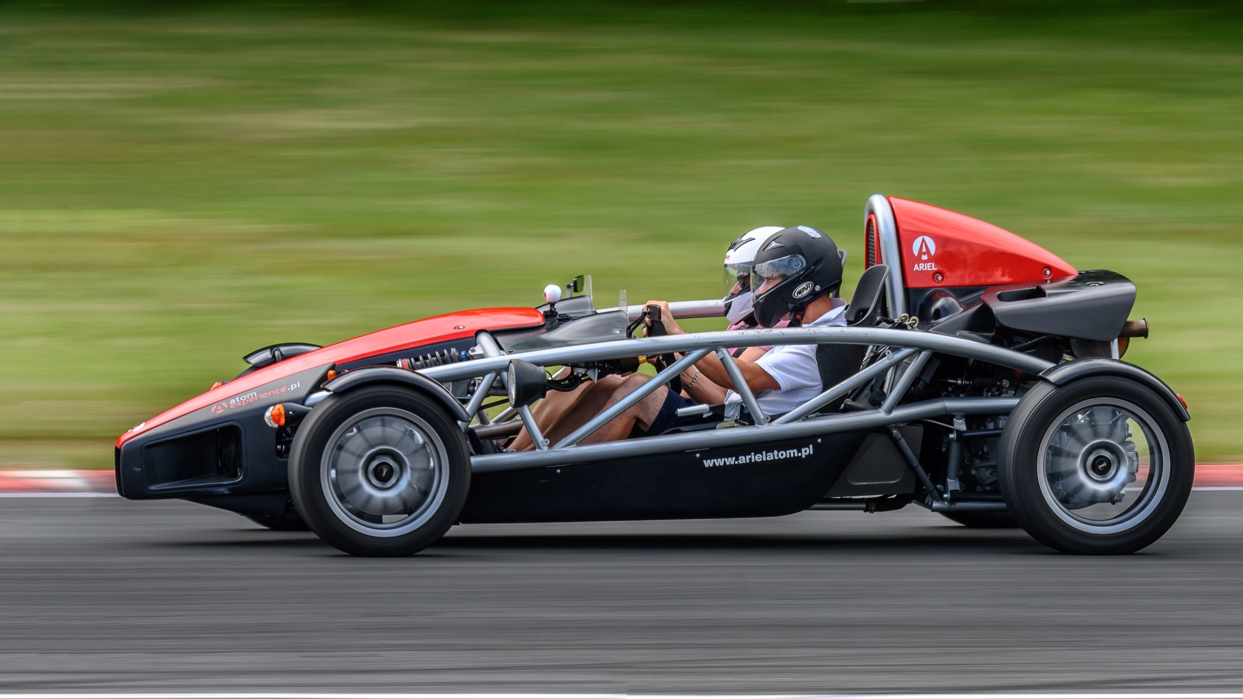 Ariel Atom vs. KTM X-BOW