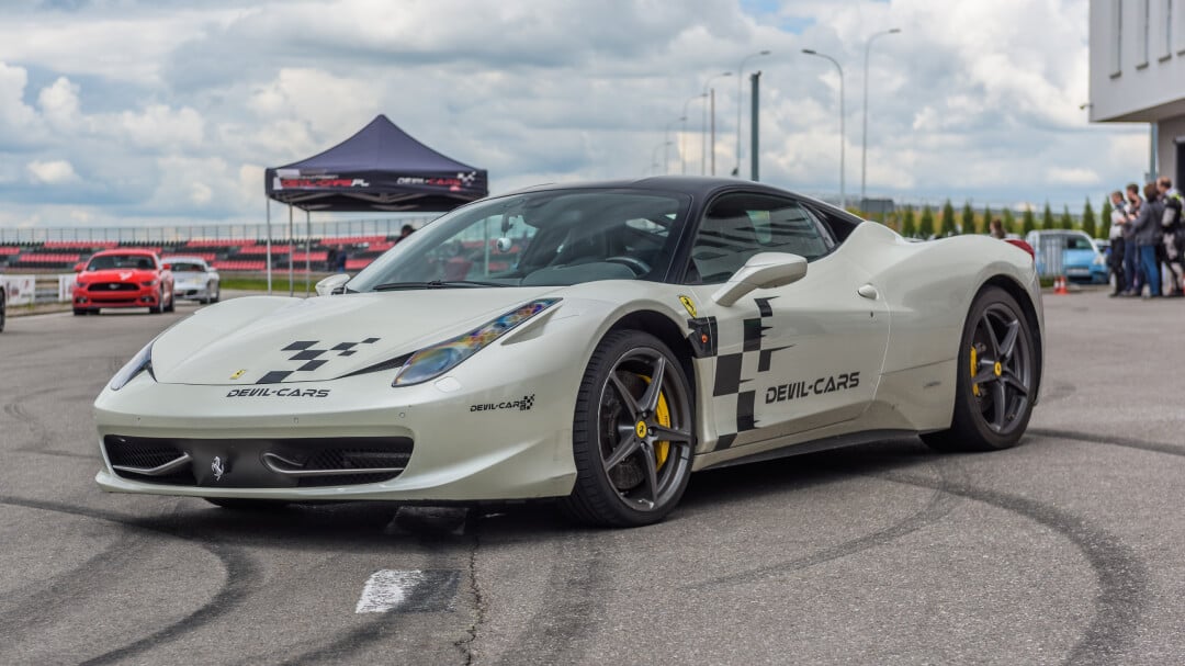 Ferrari Italia (458) vs. Ferrari F430