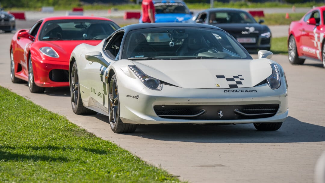 Ferrari Italia (458) vs. Ferrari F430