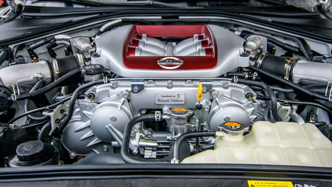 Lamborghini Gallardo vs. Nissan GTR