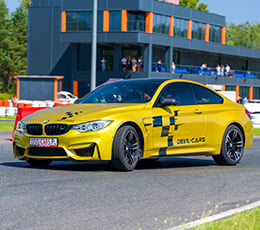 BMW M4 