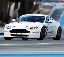 Aston Martin Vantage 